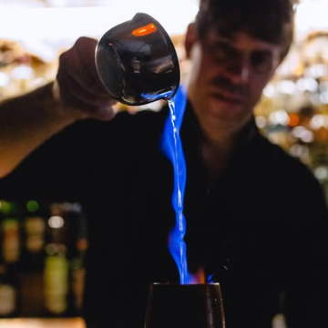 La Historia de la Coctelería: Del Elixir Medicinal al Arte Líquido