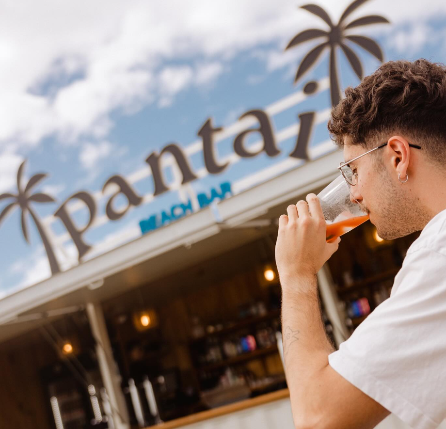 Pantai Beach Bar