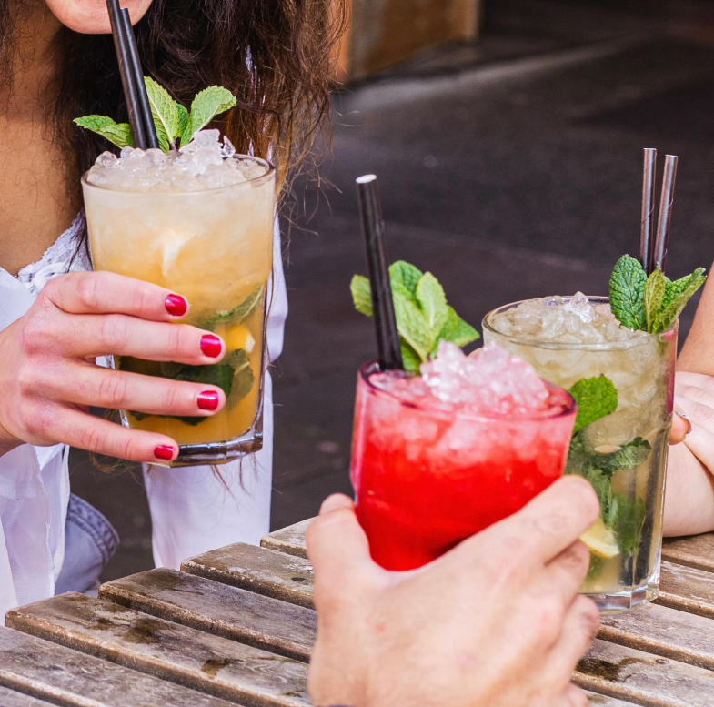 Copas y mojitos café