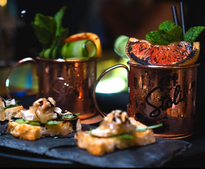 Los Monos Sabios Tiki cocktail bar